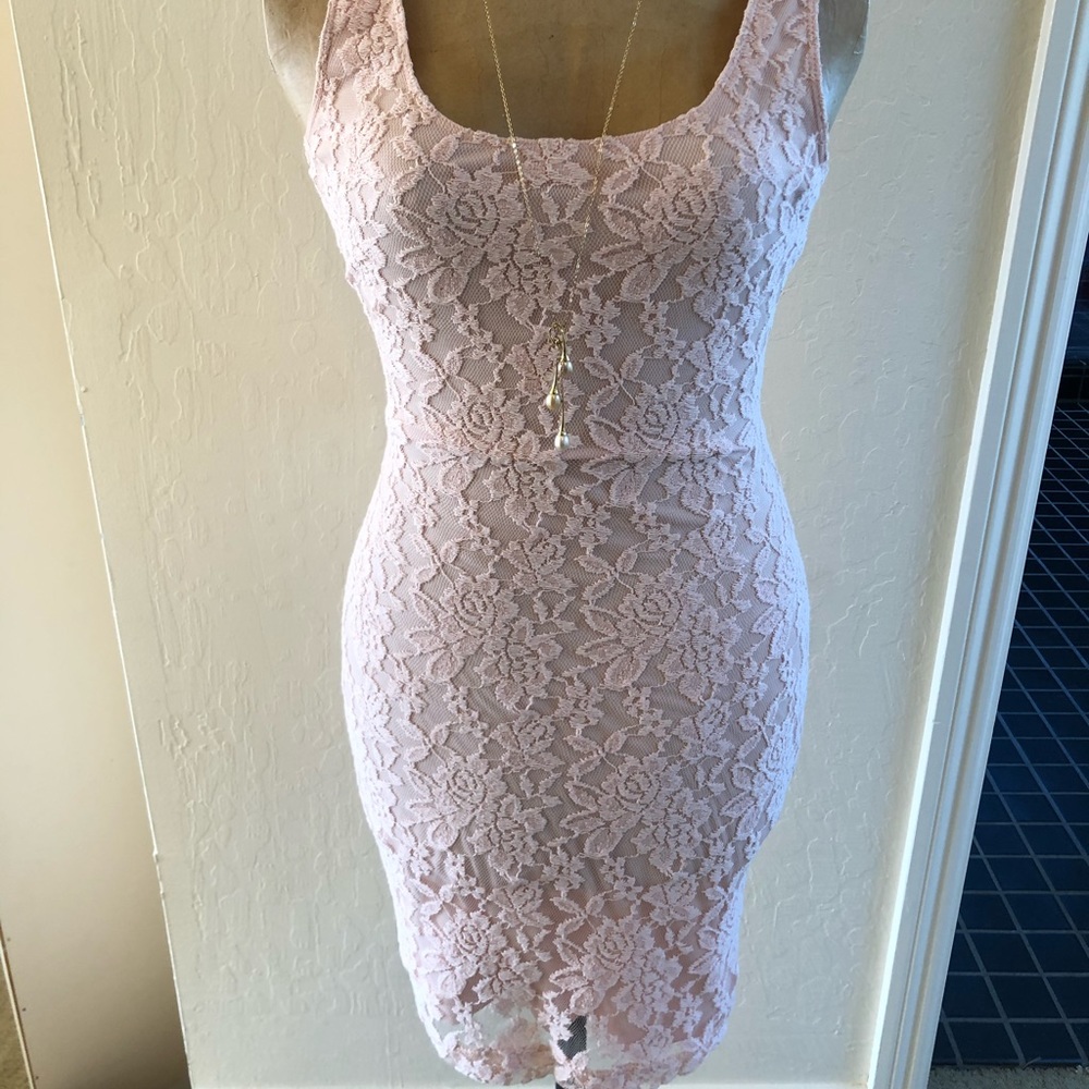 Sexy, Form Fitting, Blush lace Dress, MINT!